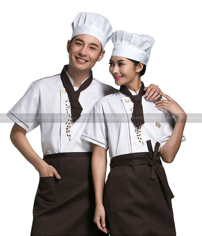 Đồng phục bếp màu trắng phối tạp dề nâu