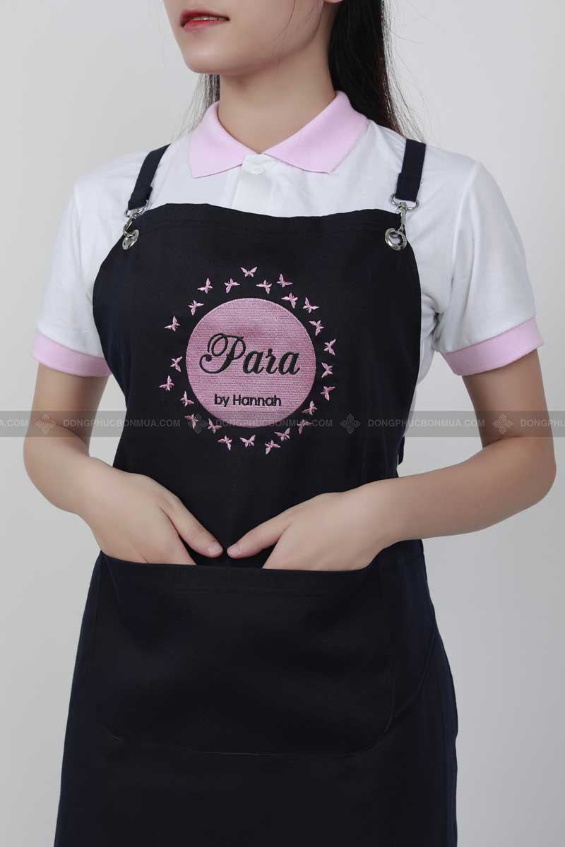 Mẫu đồng phục tạp dề in logo hồng