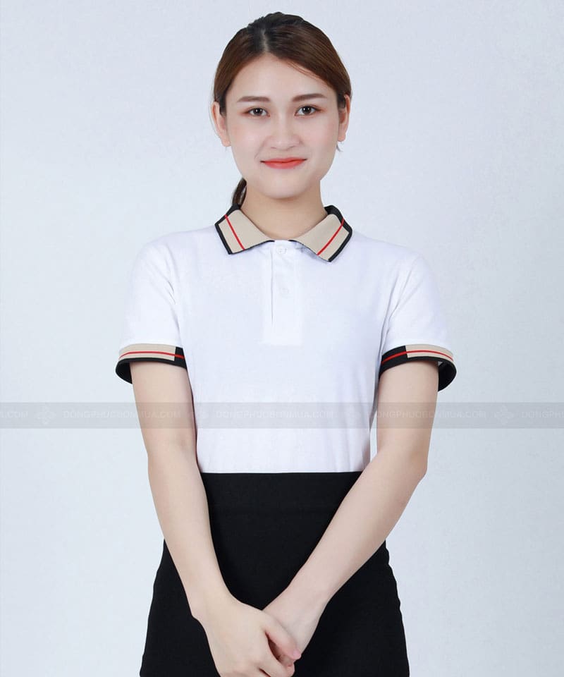 Đồng phục áo phông trắng phối cổ be đen đỏ