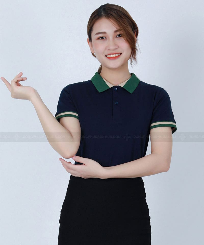 Áo thun đồng phục có cổ tím than phối cổ xanh lá be