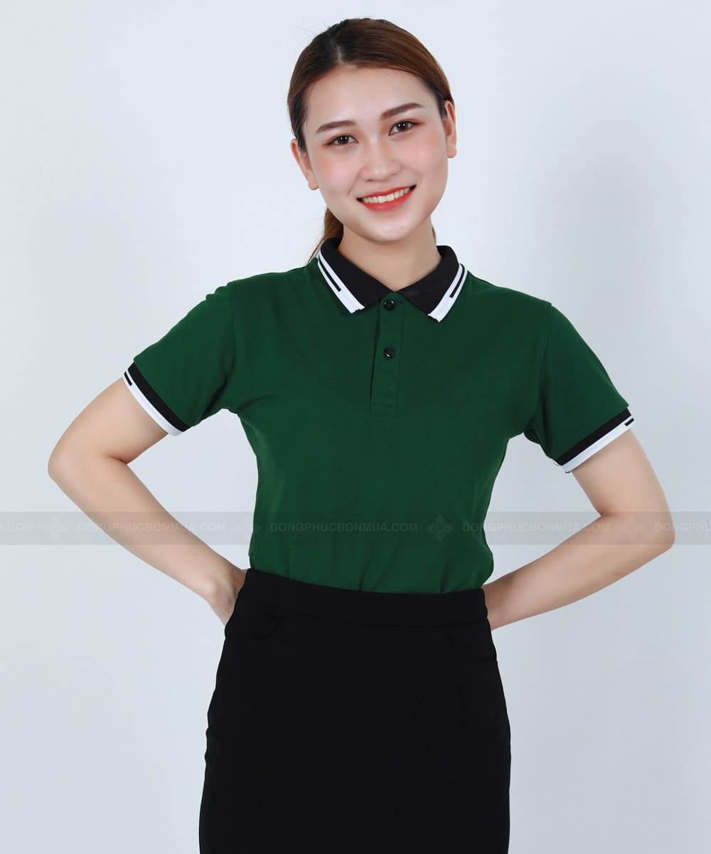 Áo phông có cổ xanh lá phối cổ sọc đen trắng