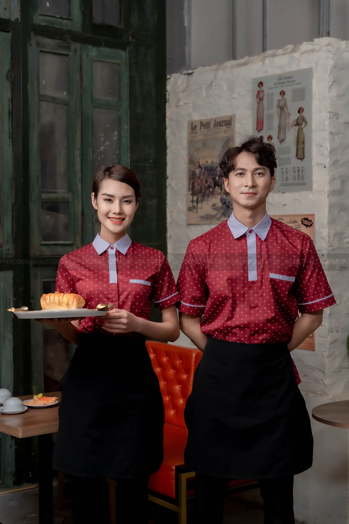 Áo đồng phục và tạp dề nhân viên màu đỏ Phối cổ xanh