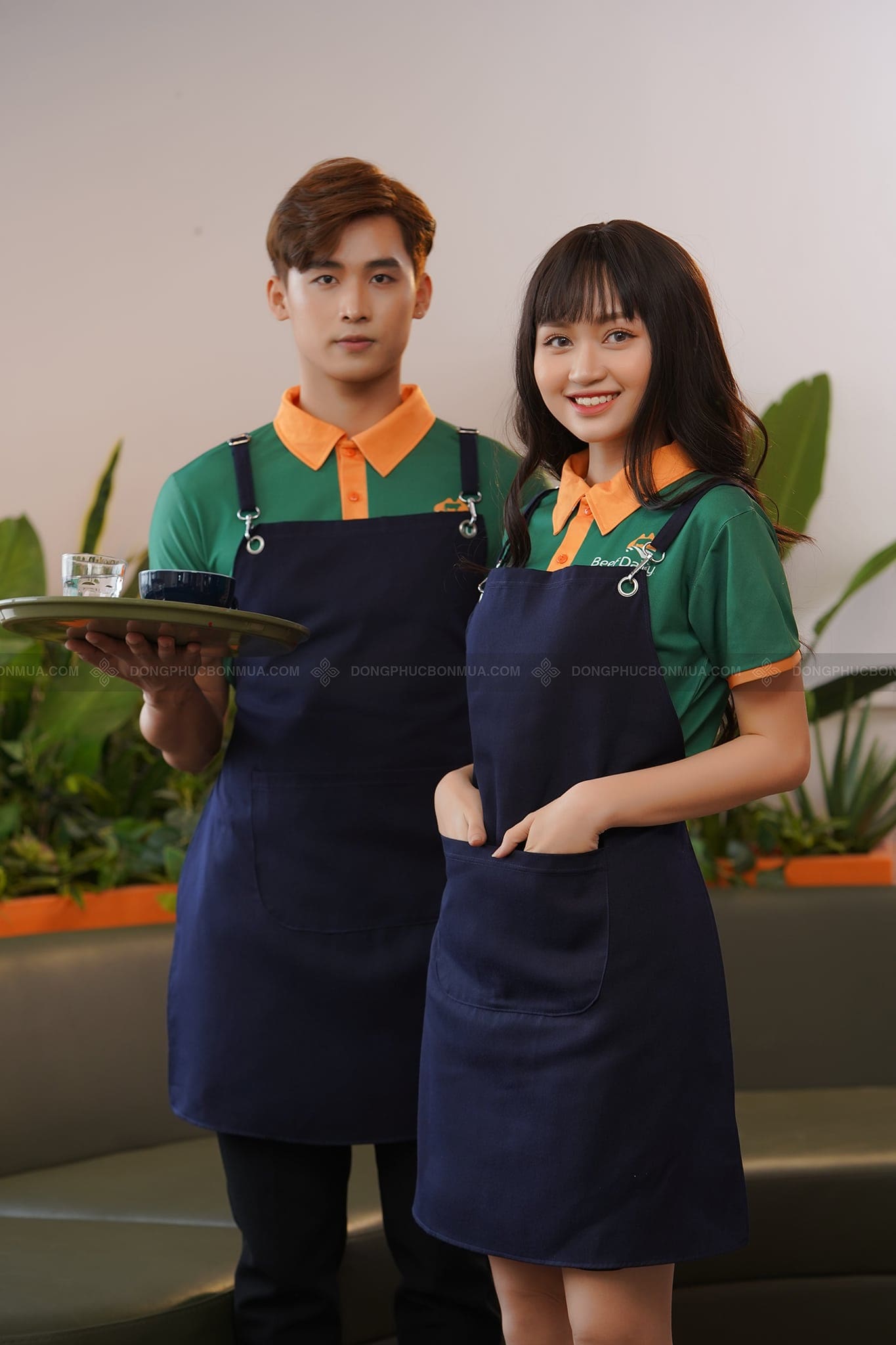 [Combo] Áo đồng phục và tạp dề đồng phục, xanh lá cây đậm cổ phối cam cho nhà hàng chất cotton