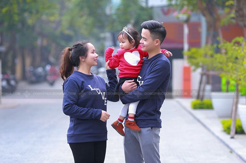Áo đồng phục gia đình Love