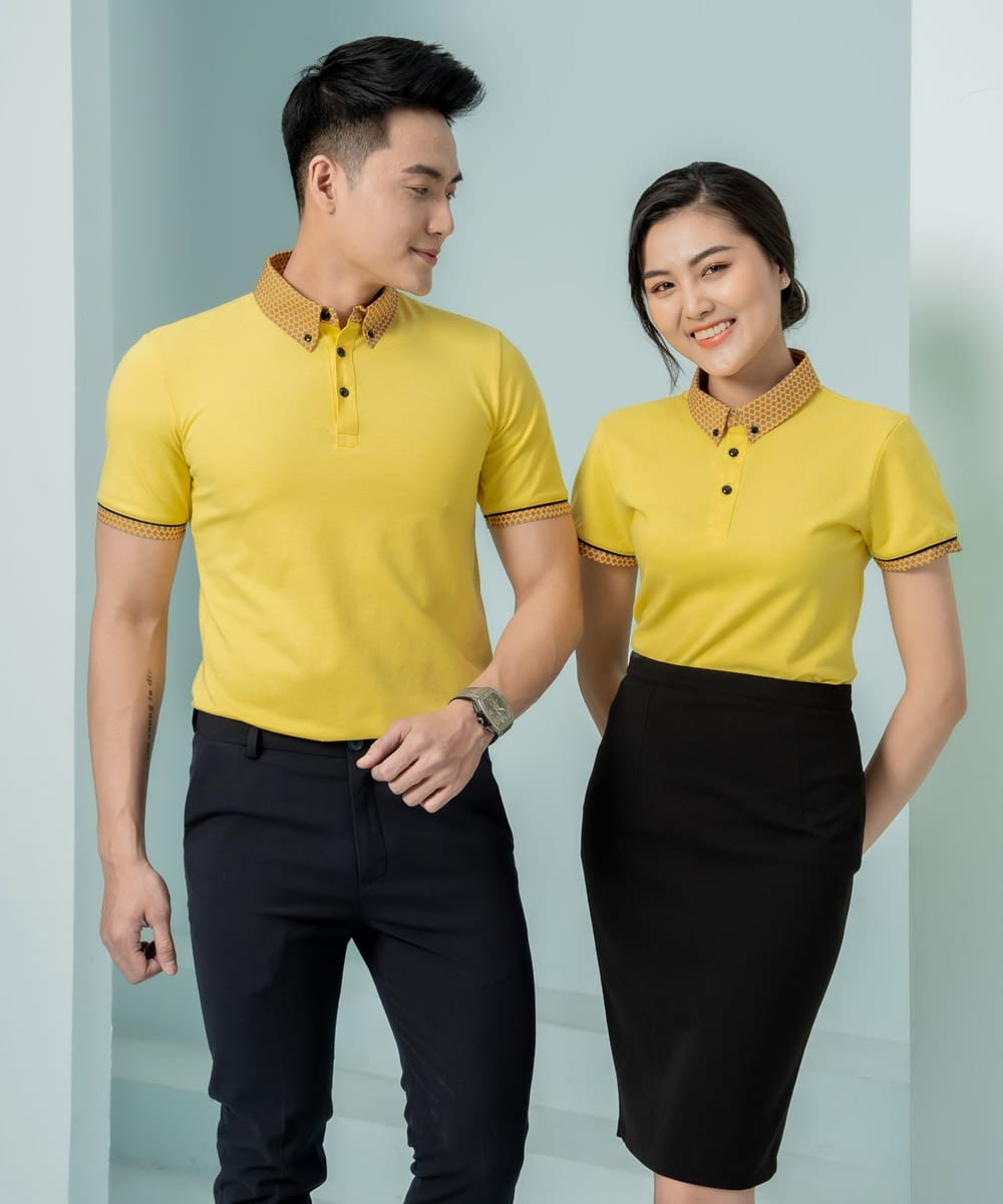 Đồng phục áo thun có cổ doanh nghiệp màu vàng, cổ họa tiết