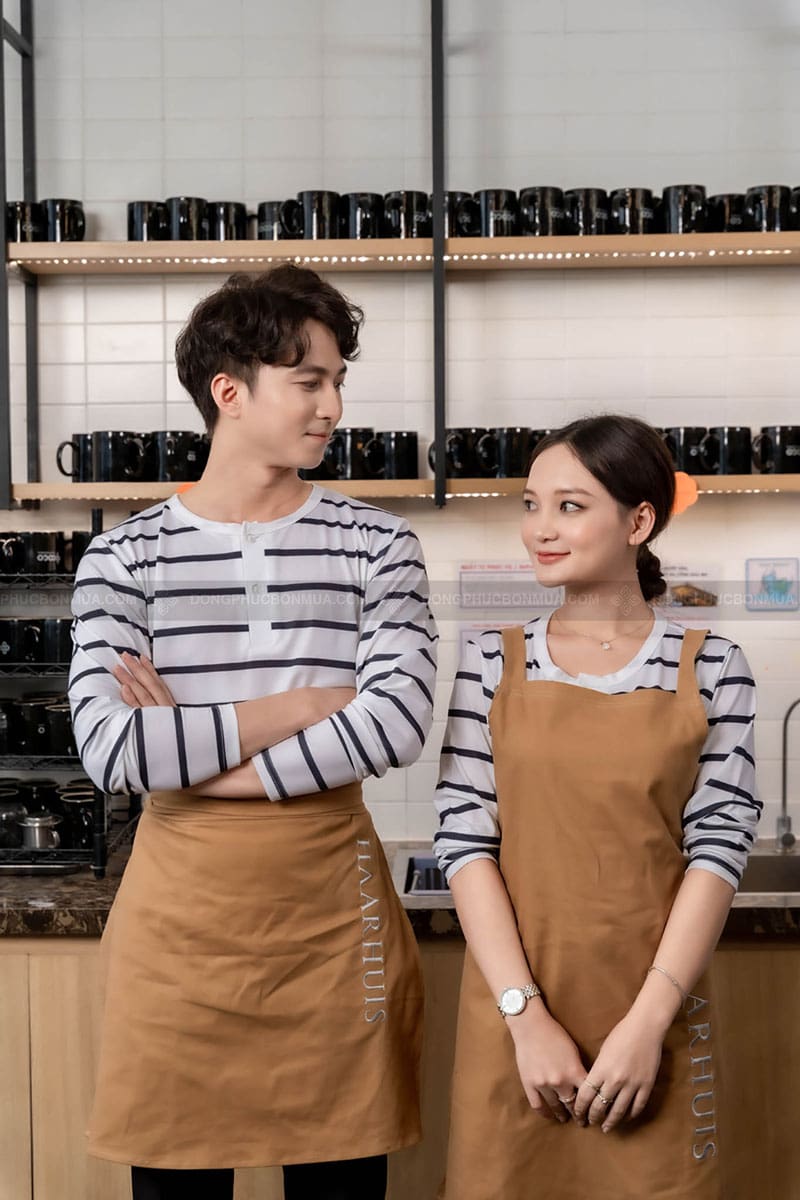 Áo Đồng Phục Và Tạp Dề Nhân Viên, Màu Trắng Phối Kẻ Sọc & Tạp Dề Nâu Cho Quán Cafe, Chất Cotton, Thoáng Mát