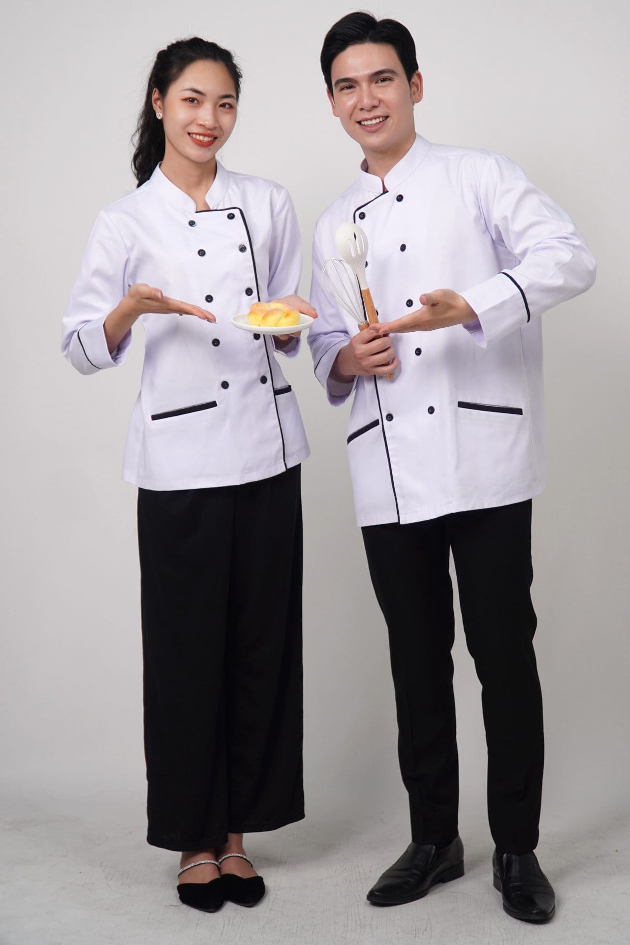 Ao-bep-dai-tay-mau-trang-7
