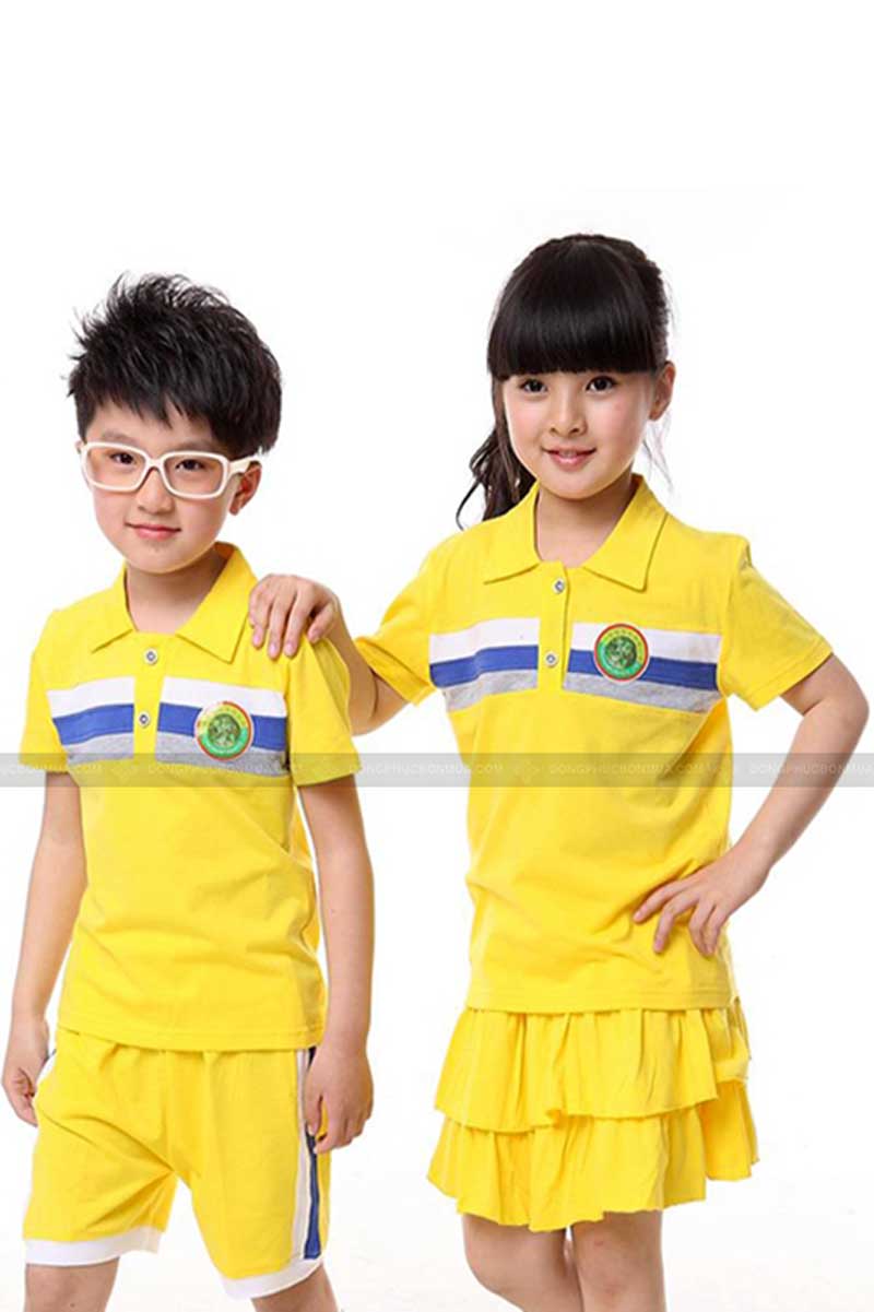Đồng phục mầm non có cổ màu vàng chanh