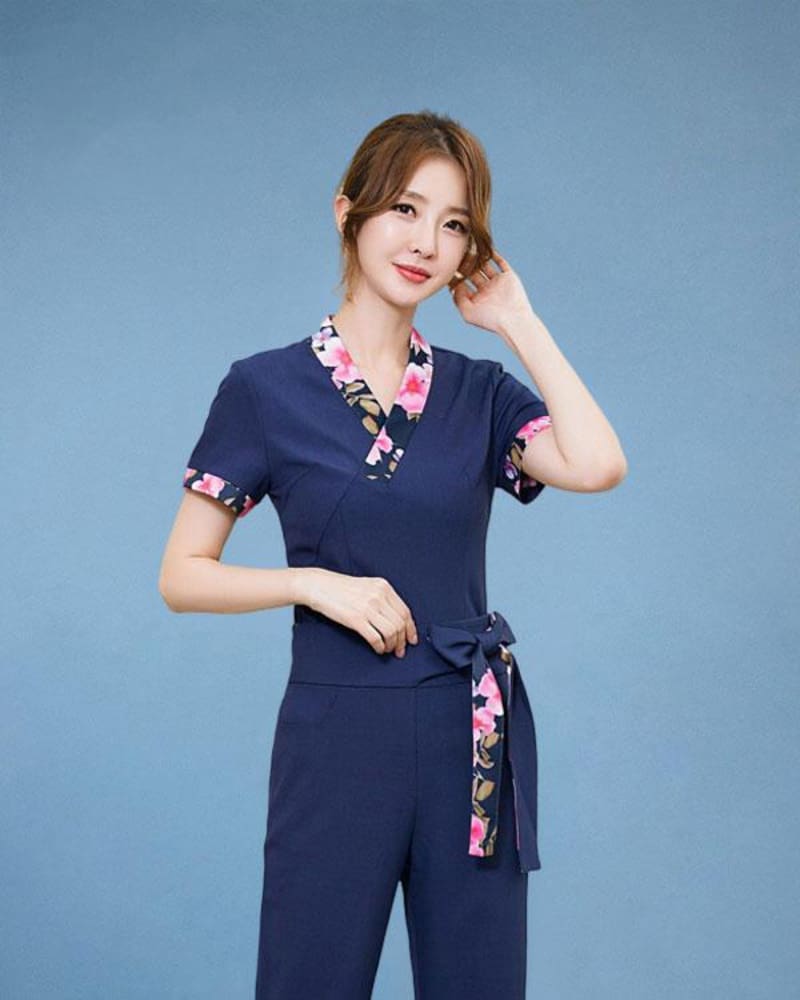 Đồng phục spa dưỡng sinh cổ hoa