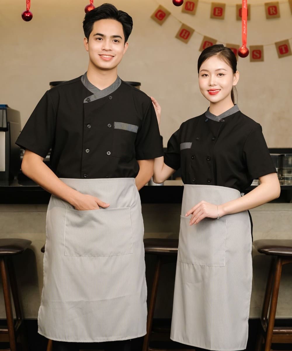 Đồng phục nhà hàng áo sơ mi đen phối tạp dề xám chuyên nghiệp