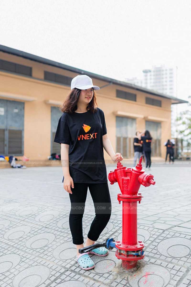 Áo lớp đồng phục oversize màu đen in logo VNEXT