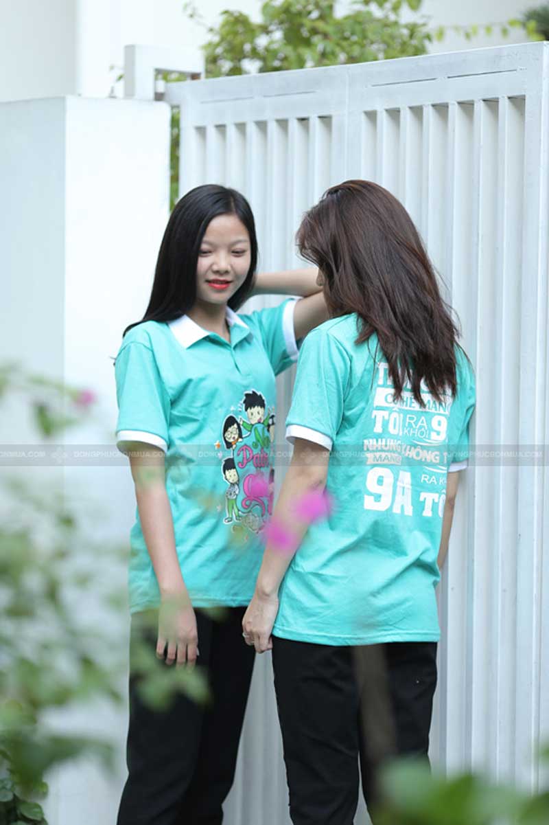 Áo đồng phục lớp có cổ màu xanh ngọc