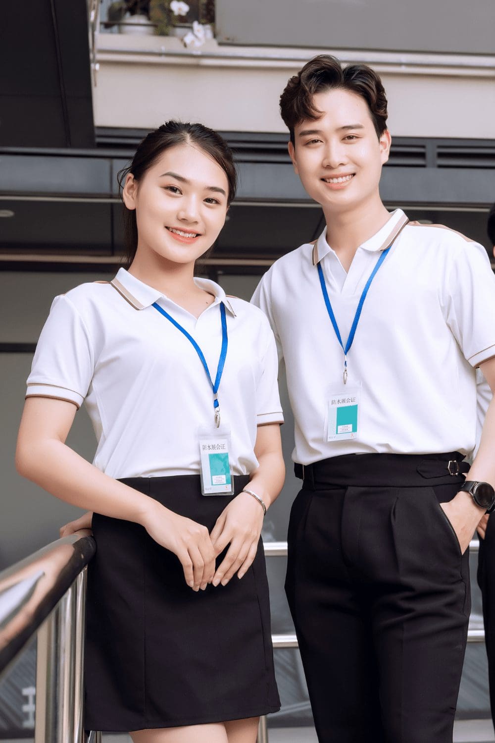 dong-phuc-doanh-nghiep-trang-nau-2